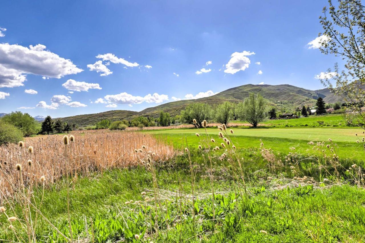 Peaceful Midway Studio With Mountain And Golf Views! 외부 사진